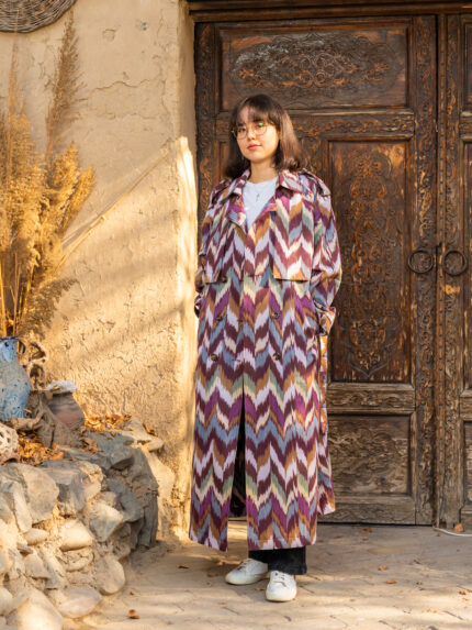 Double-breasted trench coat made of cotton and viscose